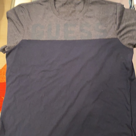 NWOT Guess medium T - Picture 2 of 2